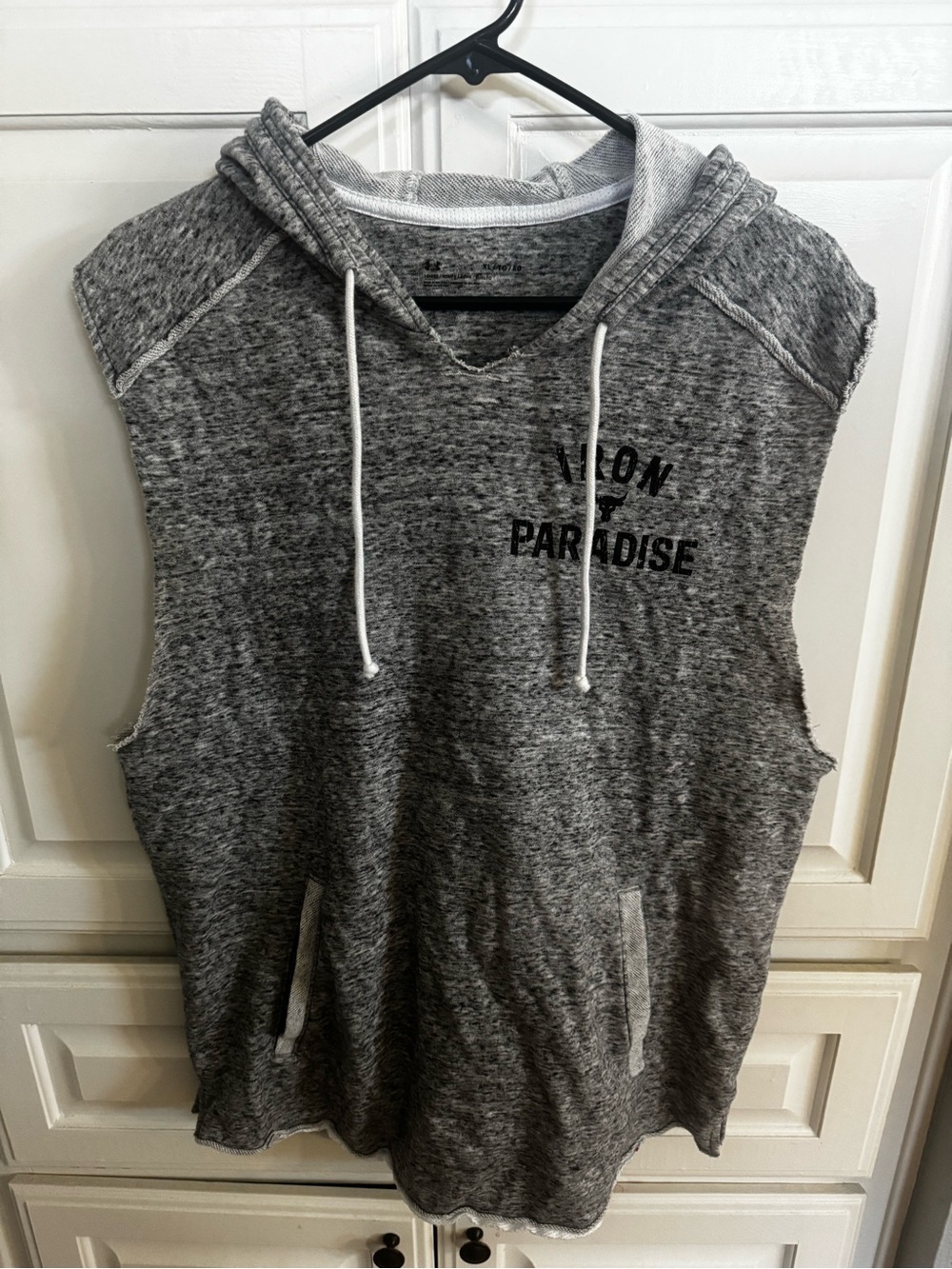 Under Armour Gray Sleeveless Hoodie - Paradise Graphic